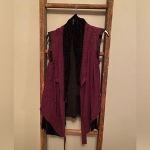 Bke sweater vest lots of layers size L